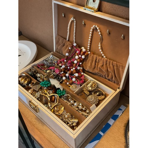 464 - Box of costume jewellery