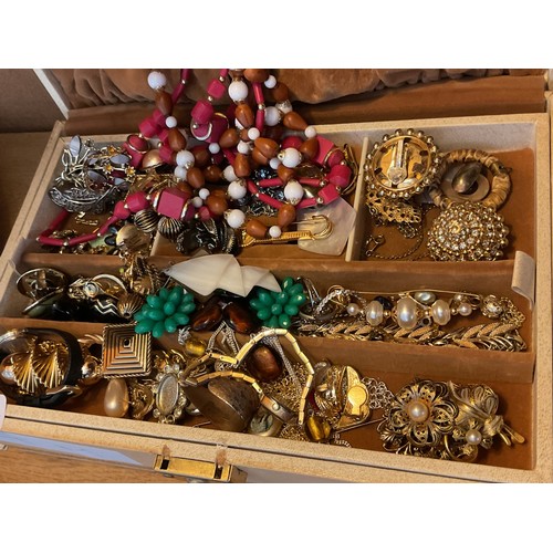 464 - Box of costume jewellery