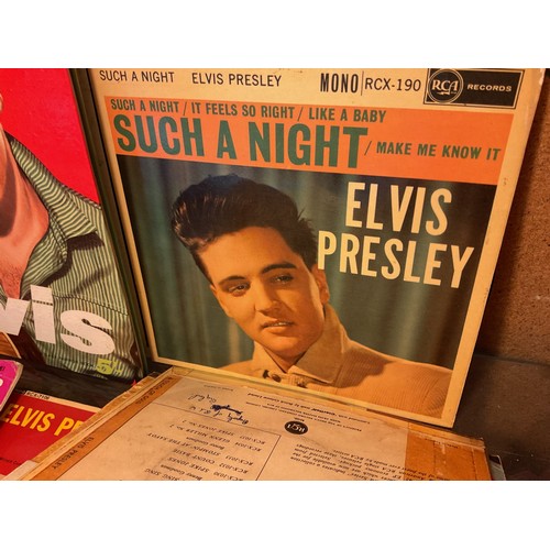 492 - Elvis Presley memorabilia, incl various singles, Elvis monthly, ephemera, etc