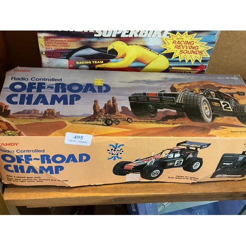 495 - 2 radio controlled toys