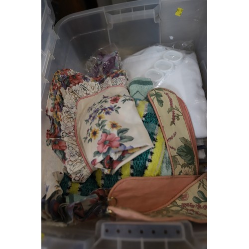 121 - 3 bags & tub of bedding, etc