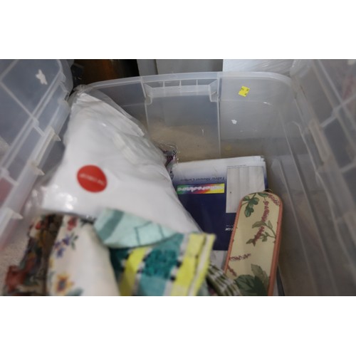 121 - 3 bags & tub of bedding, etc