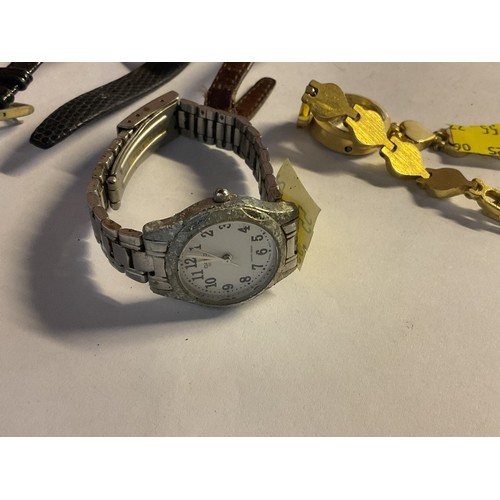 480 - 4 x various ladies watches