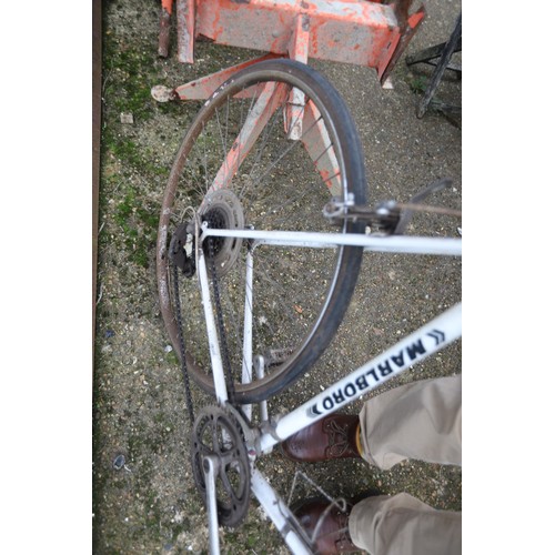 49 - Men's racing bike