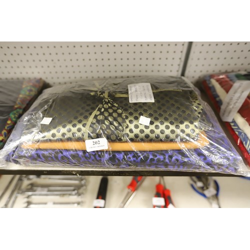 238 - Various 1950s show/dance fabrics