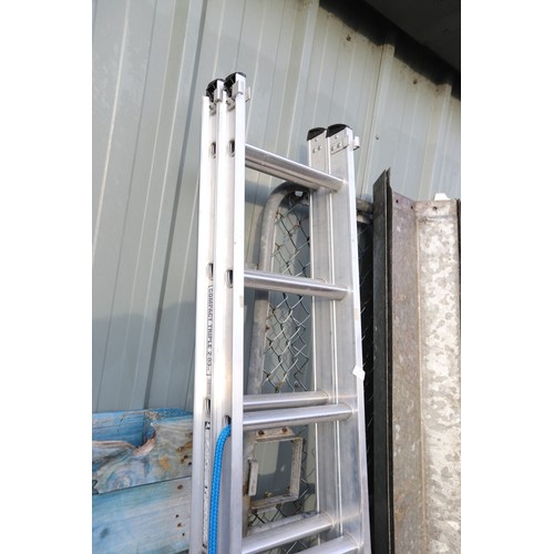 6 - Compact triple 2.03m extension ladder