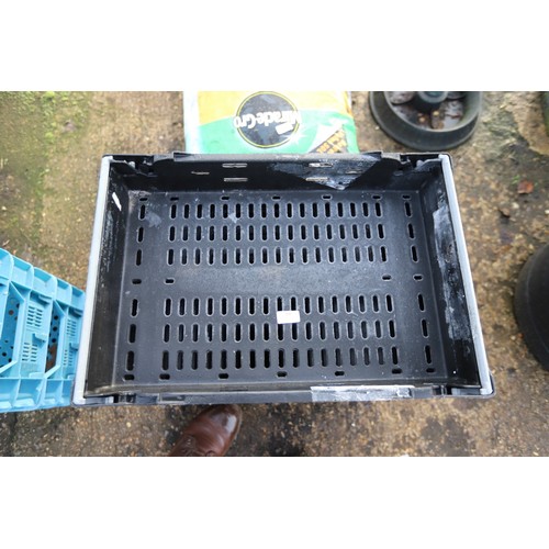 19 - 10 black shallow bale arm crates