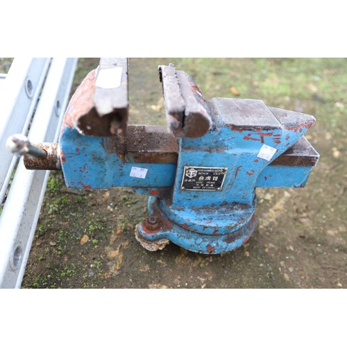 36 - Swivel anvil vice, large