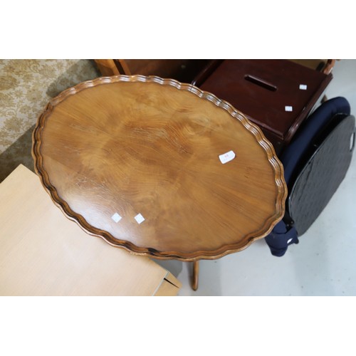 68 - Group of misc furniture