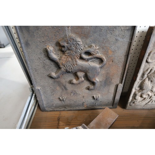 80 - Cast iron fire back