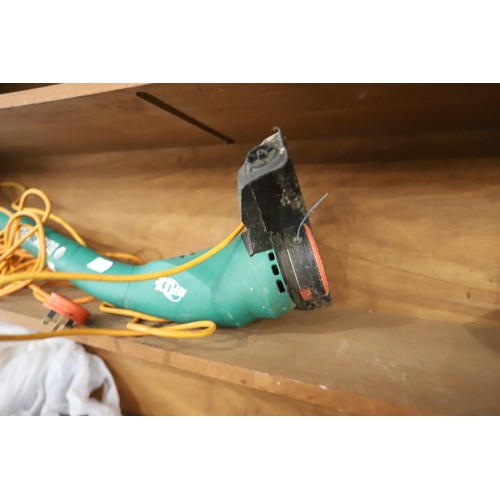 87 - Black & Decker electric strimmer - warranted until 12 noon Tuesday following the above sale