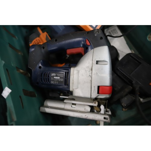 115 - Assorted bettery power tools (green box) AEG - warranted until 12 noon Tuesday following the above s... 