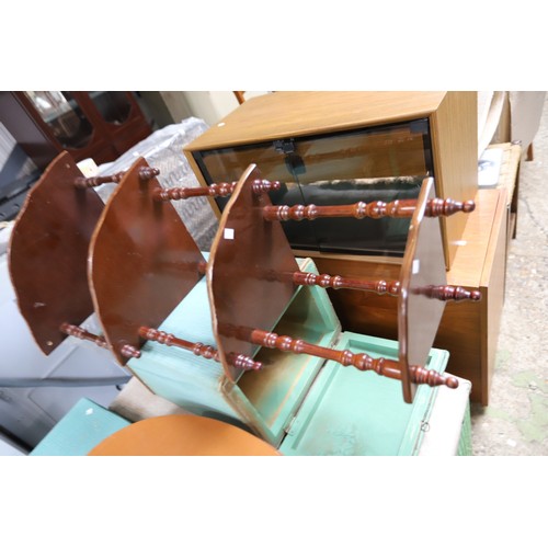 174 - Various loom style furniture, etc