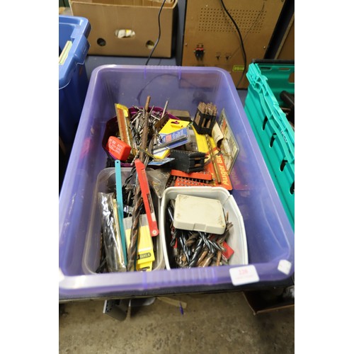 220 - Drill, driver bits (clear box)