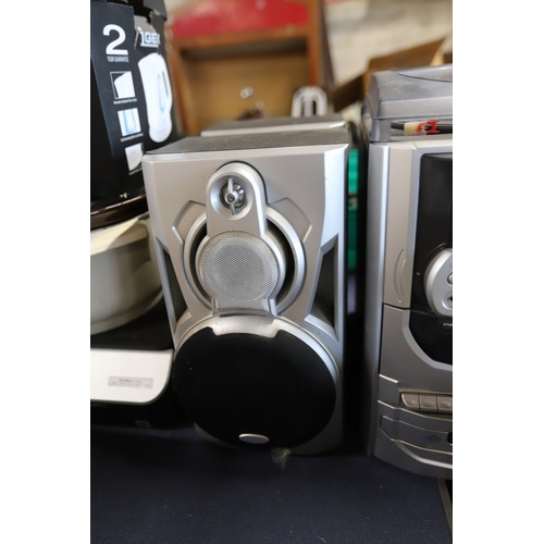 227 - Music centre & 2 speakers - warranted until noon Tuesday following the above sale