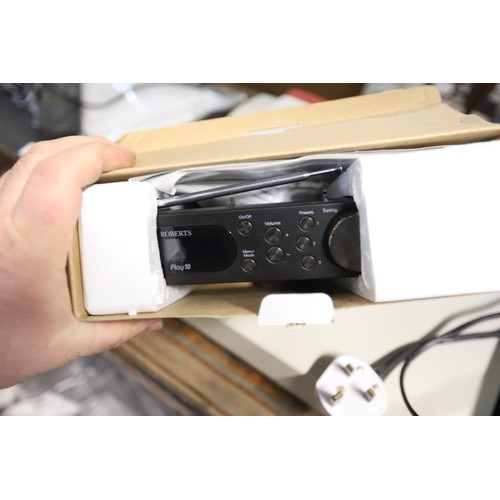 276 - Roberts play 10 DAB digital radio