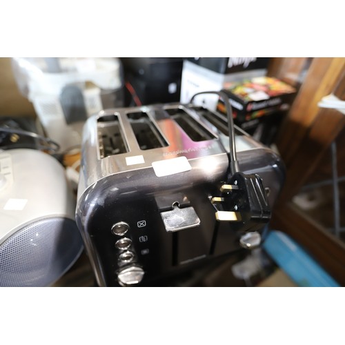281 - Morphy Richards 4 slice toaster - warranted until 12 noon Tuesday following the above sale