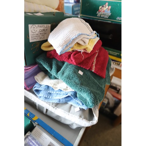 310 - Mixed linen & towels