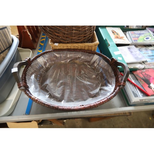 312 - Various wicker ware/baskets