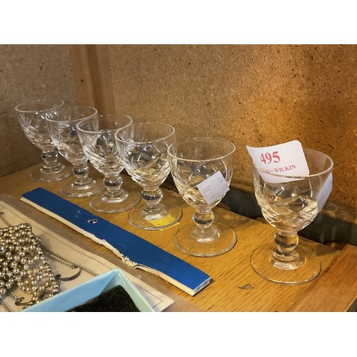 495 - 6 small cut glasses