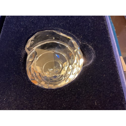 516 - Swarovski crystal starfish, shell, clam