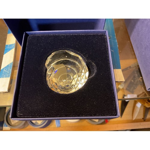 516 - Swarovski crystal starfish, shell, clam