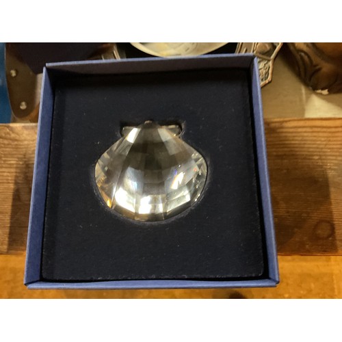 516 - Swarovski crystal starfish, shell, clam