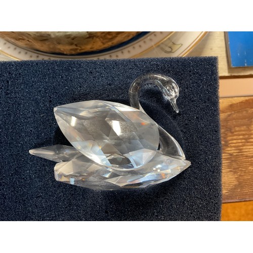 524 - Swarovski crystal large swan, med swan & small swan