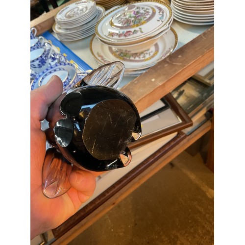 527 - Heavy lump glass penguin/bird