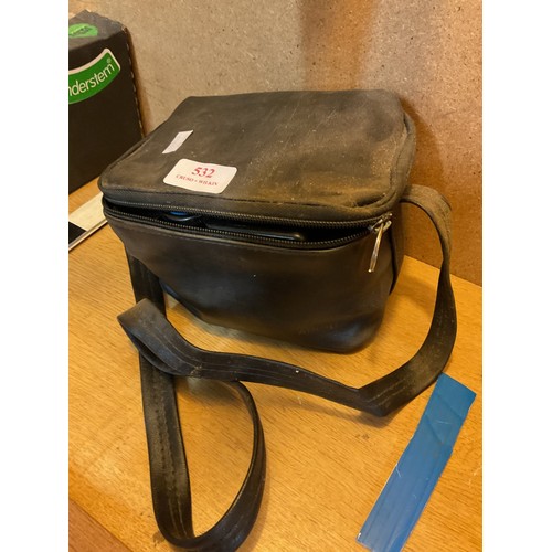 532 - Olympus camera OM10