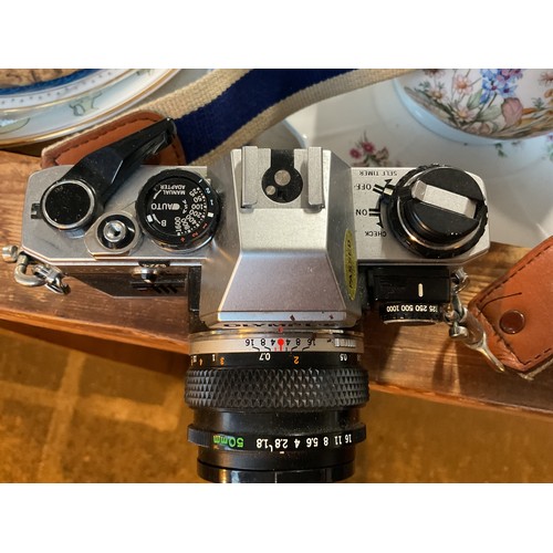 532 - Olympus camera OM10