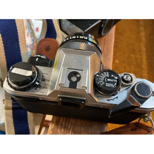 532 - Olympus camera OM10