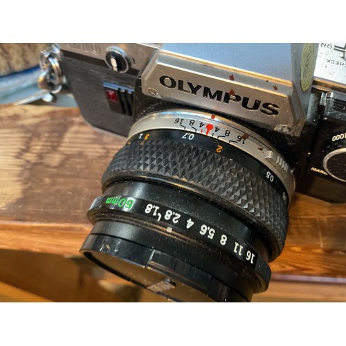 532 - Olympus camera OM10