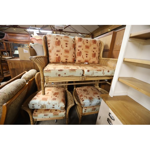 626 - Wicker 2-seater sofa & 2 chairs