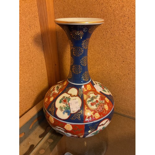 535 - Japanese plates with Crown Derby style decoration