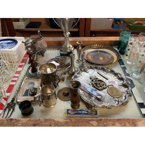 568 - Qty of plated wares