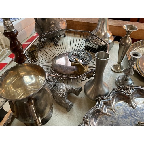 568 - Qty of plated wares