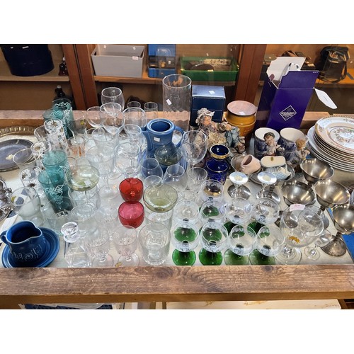 569 - Various misc, incl glassware, figurines, etc