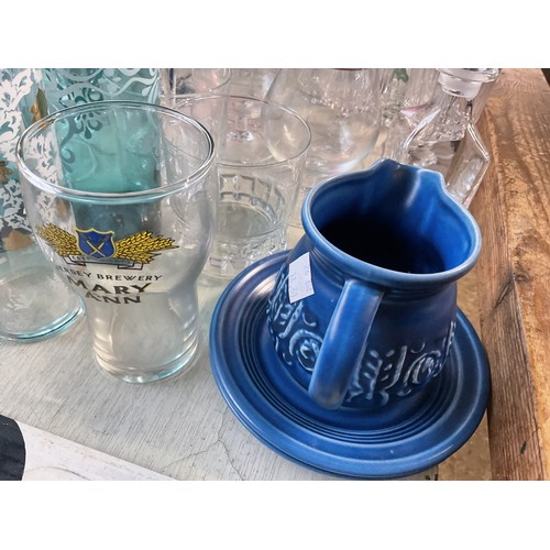 569 - Various misc, incl glassware, figurines, etc