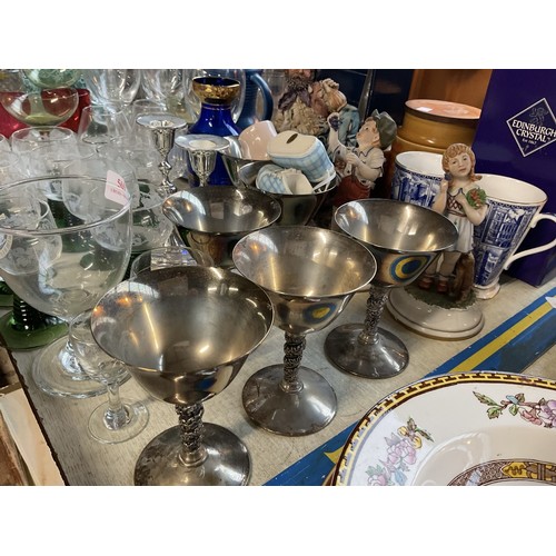 569 - Various misc, incl glassware, figurines, etc