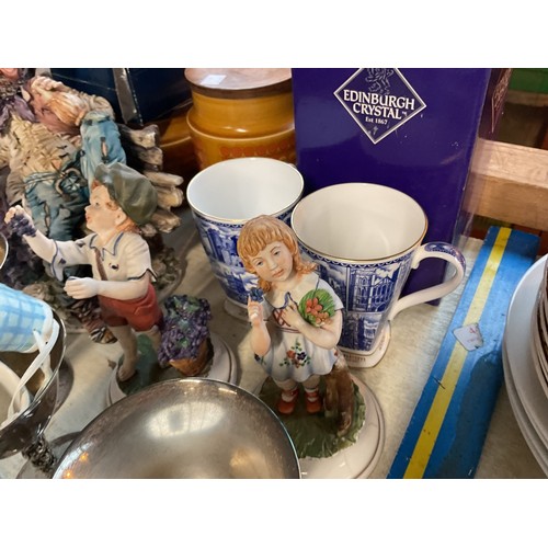 569 - Various misc, incl glassware, figurines, etc