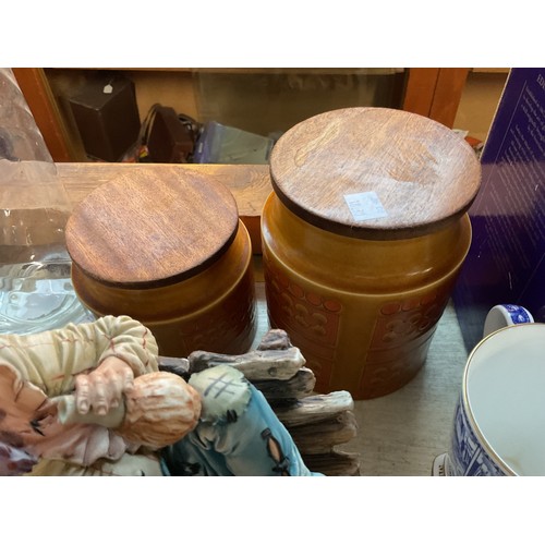 569 - Various misc, incl glassware, figurines, etc