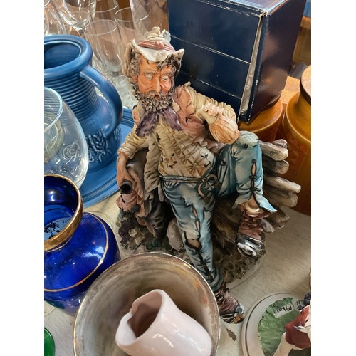 569 - Various misc, incl glassware, figurines, etc