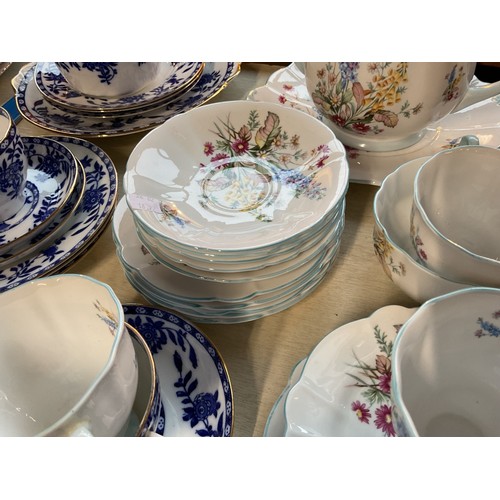 571 - Part Windsor tea set & blue & white tea set