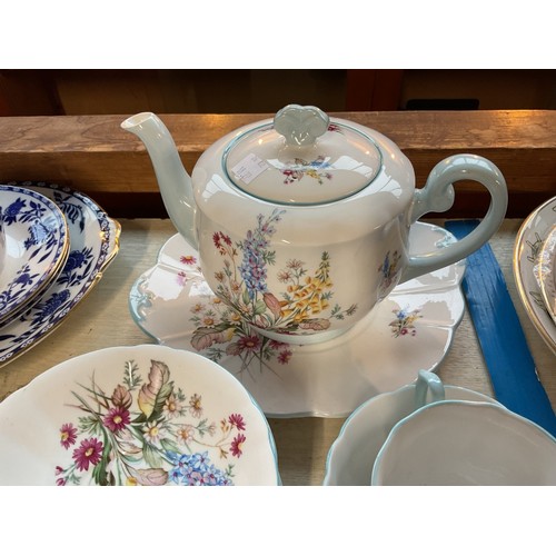 571 - Part Windsor tea set & blue & white tea set