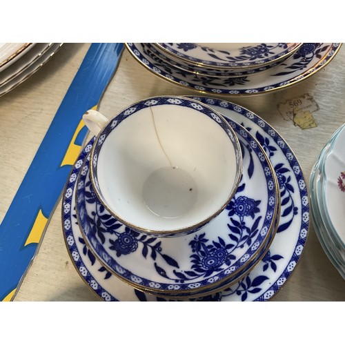 571 - Part Windsor tea set & blue & white tea set