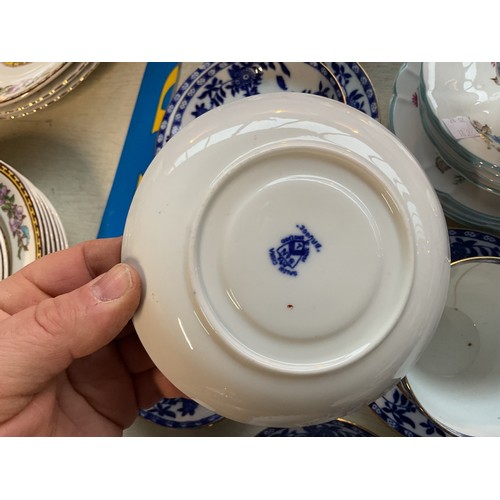 571 - Part Windsor tea set & blue & white tea set