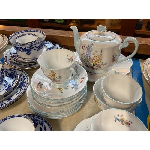 571 - Part Windsor tea set & blue & white tea set