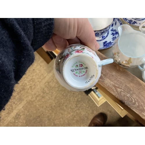 571 - Part Windsor tea set & blue & white tea set