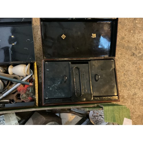 578 - Qty of collectables